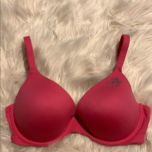 Victoria’s Secret Body by Victoria how pink bra